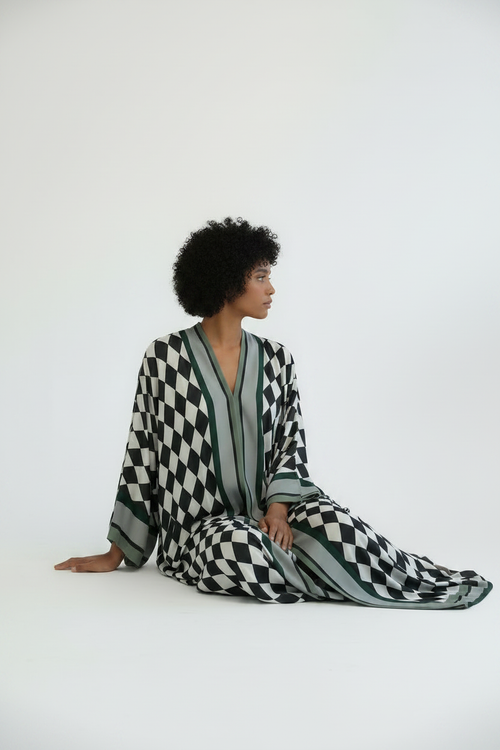 Editorial seated - no scarf, side pose